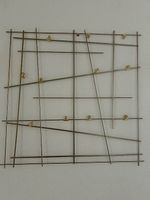 Porte-photos mural en métal doré, 55 × 55 cm