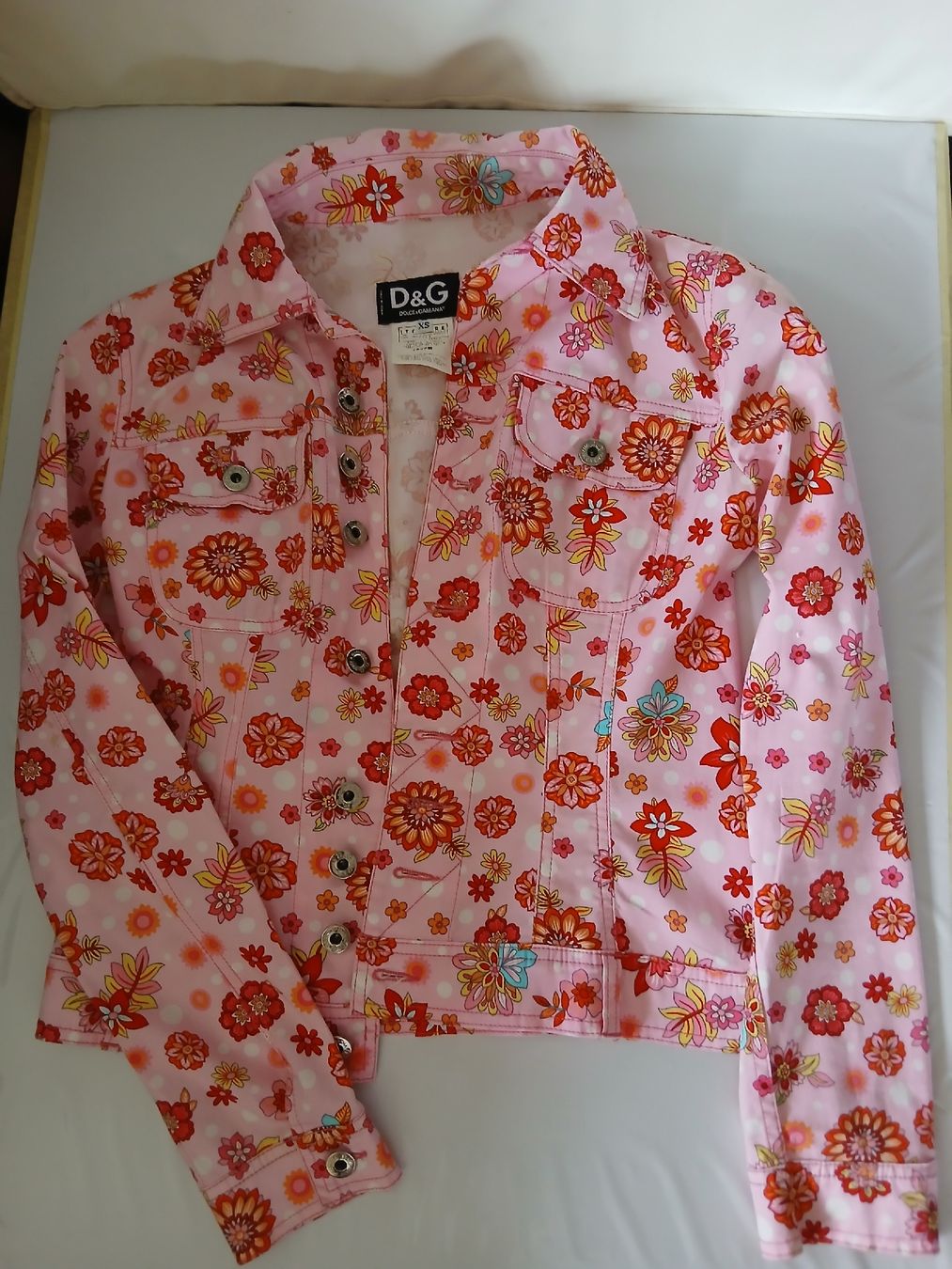 Dolce & Gabbana Jacken: D&G Jacke – Gebraucht aus Zürich von tg4_y65n
