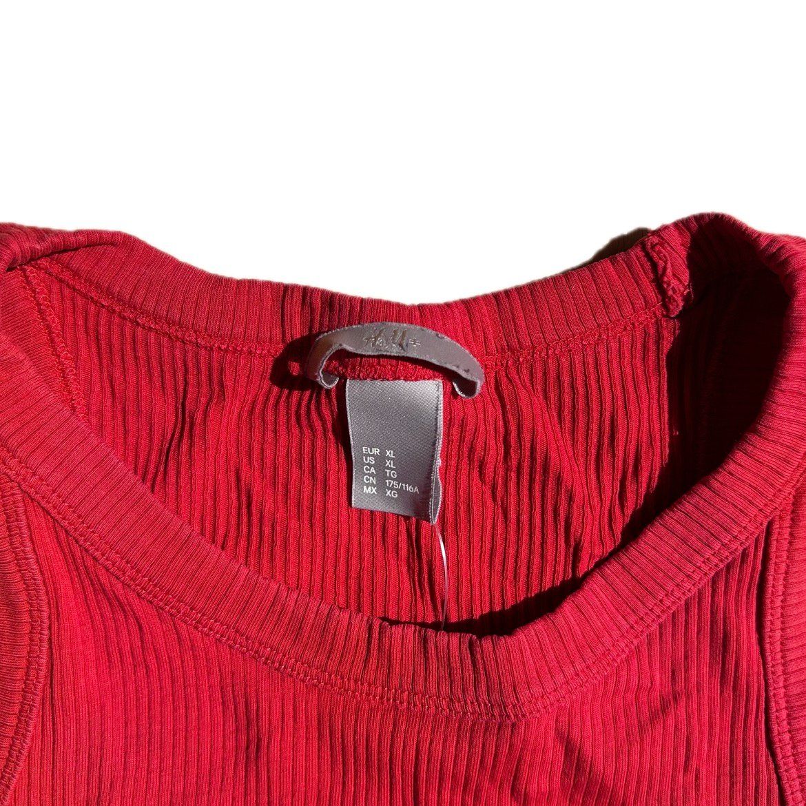 H&M Tops: H&M Top – Gebraucht aus St. Gallen von look-twice 4