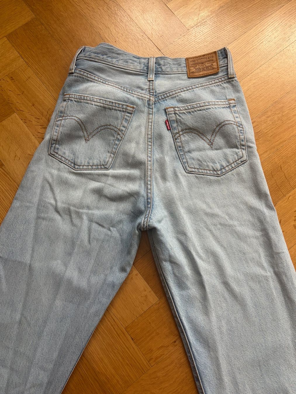 Levi's Jeans: Levi's Jeans Ribcage Straight – Gebraucht aus Bern von sim_g75j 1