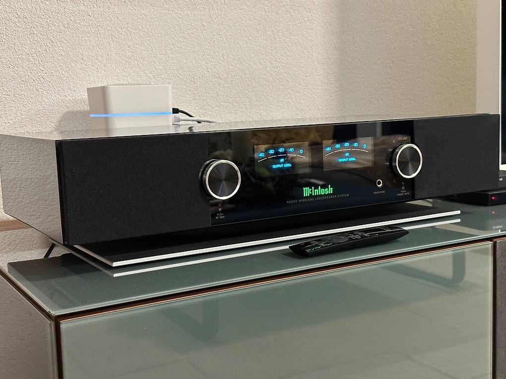 McIntosh Amplificatori: McIntosh RS250 Streaming Wireless Speaker – Nuovo (secondo la descrizione) da Delémont venduto da edvdmi 1