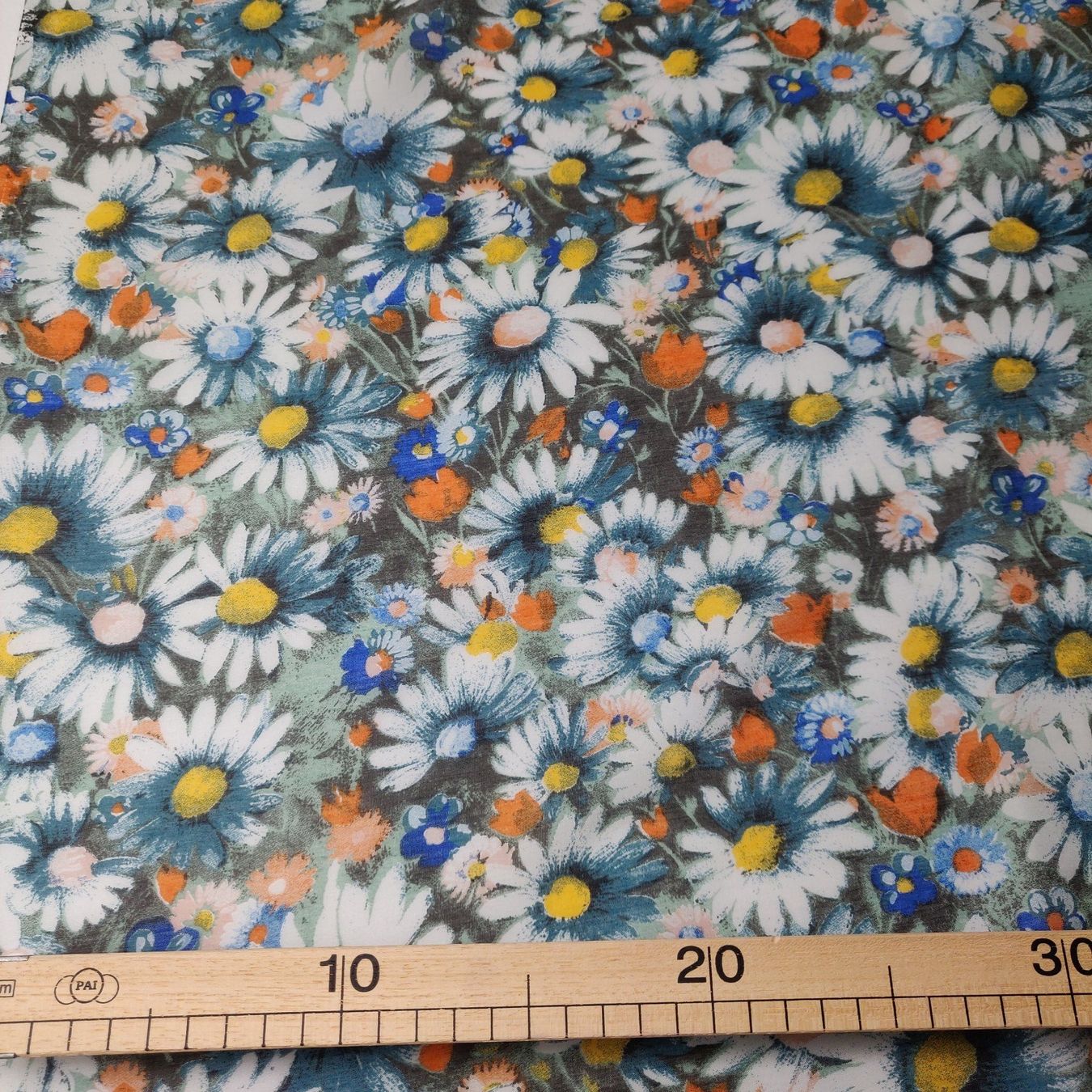 Tessuti: Top Baumwolle Batist 60% Seide 40% 1.50x1.35 Kamille – Nuovo (secondo la descrizione) da Lufingen venduto da Voyager7 6