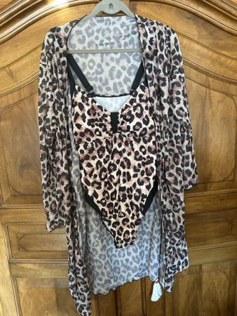 Badeanzug mit Überwurf Leopardenmuster Grösse L