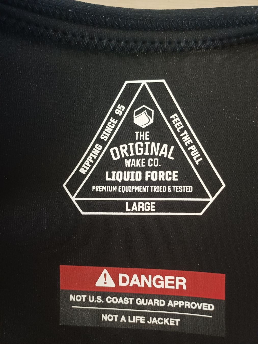 Gilets de sauvetage: Prallschutzweste Liquid Force – Neuf (Voir description) à frauenfeld par _Plies_ 3