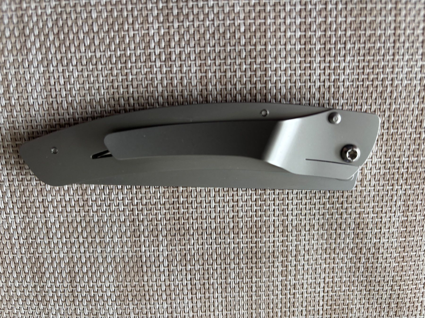 Coltelli tascabile: COUTEAUX MINIMALISTE LE THIERS AVEC INSERT EN CARBONE – Nuovo (secondo la descrizione) da Yverdon-les-Bains venduto da Signifer67 2