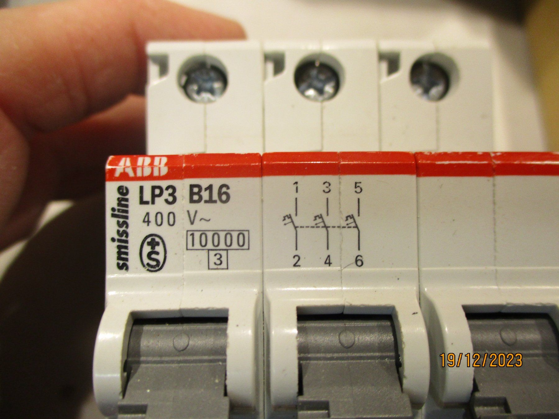 ABB Alimentazione elettrica: ABB LP3 B16 – Usato da Langnau i. E. venduto da Superseven69 1