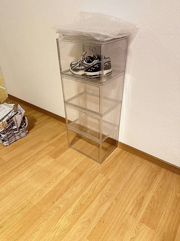 Recipients et similaires: 5 transparente Schuhboxen  stapelbar – D'occasion à Zürich par kikoffset