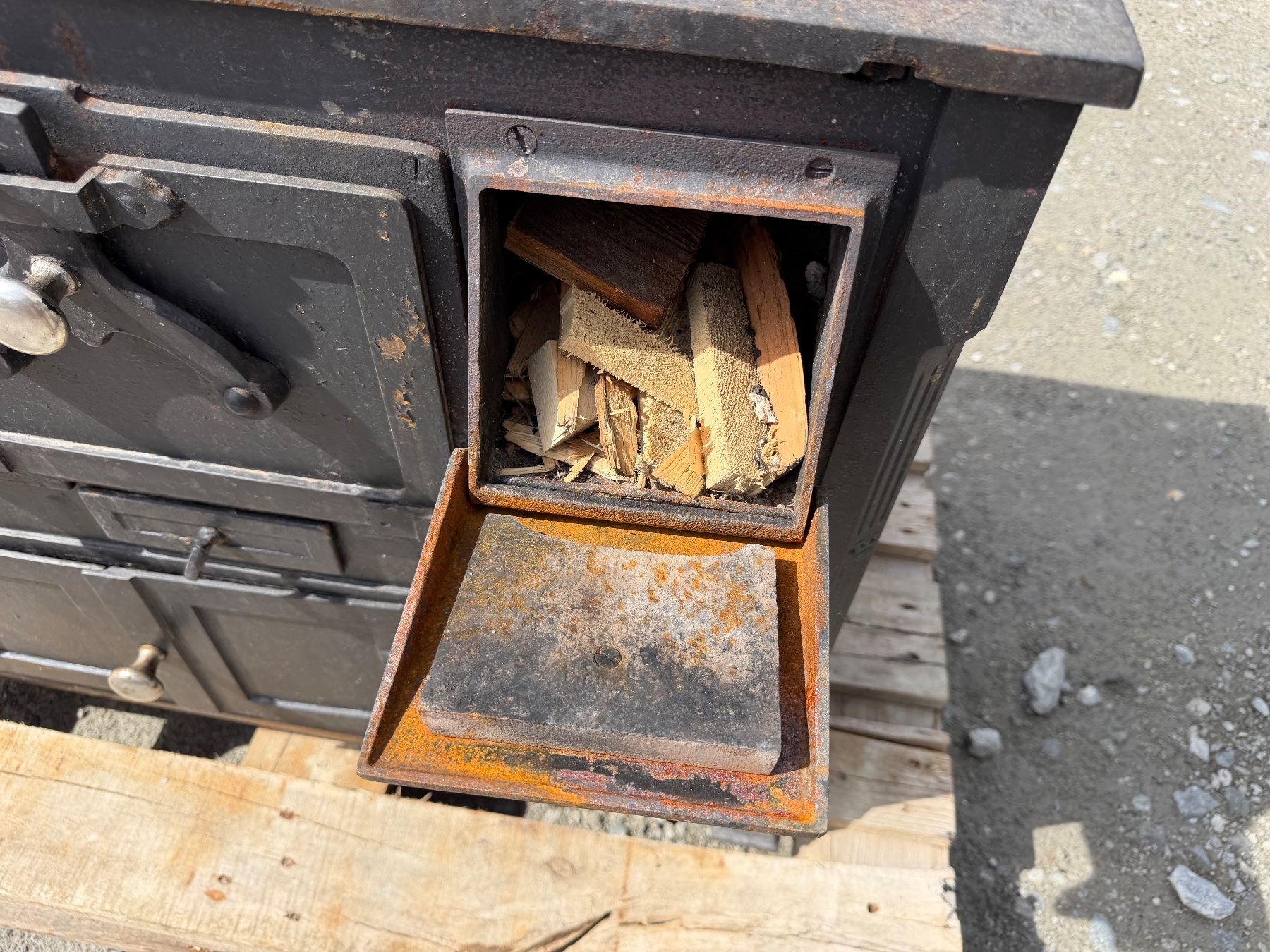 Cucine: Antiker Holzherd – Usato da Bettmeralp venduto da Minmar1 7