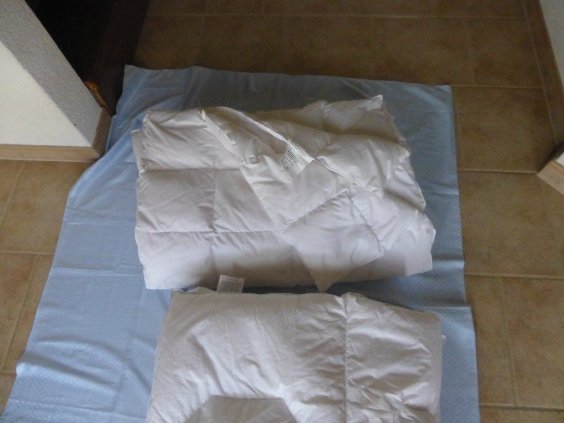 Couvertures: Daunen Duvet zwei Stück – D'occasion à Würenlingen par drago56 1