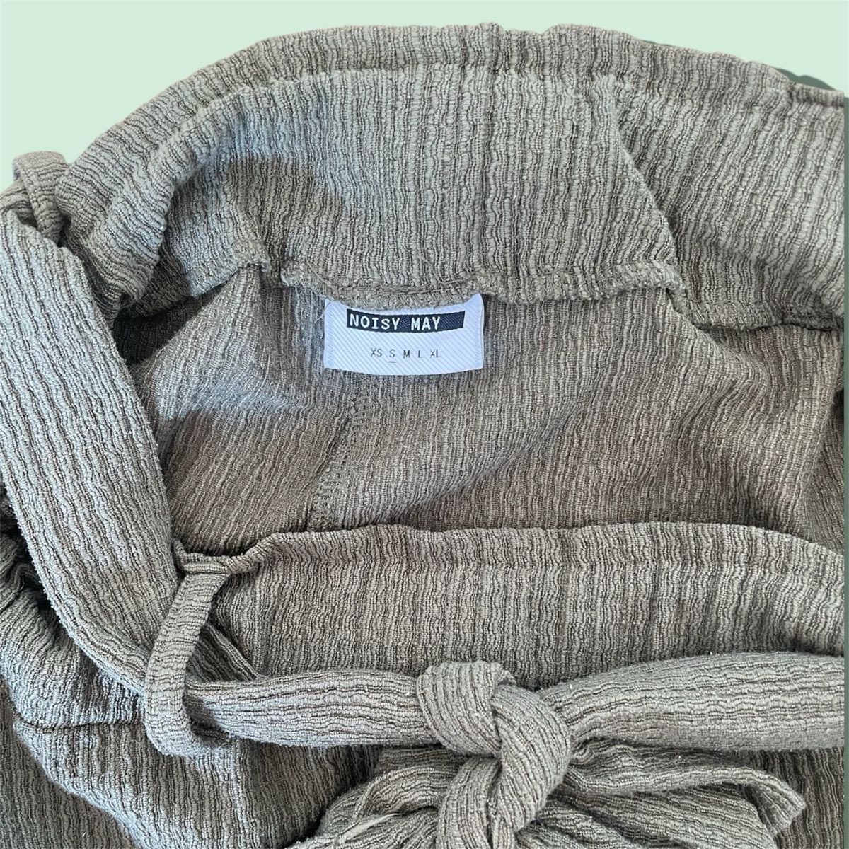 Pantaloni: OLIVE GREEN SHORT FROM NOSY MAY S/36 – Usato da Zürich venduto da lydia.joray 2