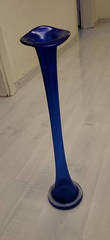 Vasi & Recipienti: lange Glas Vase dunkelblau – Usato da Lohn SH venduto da Svalmi