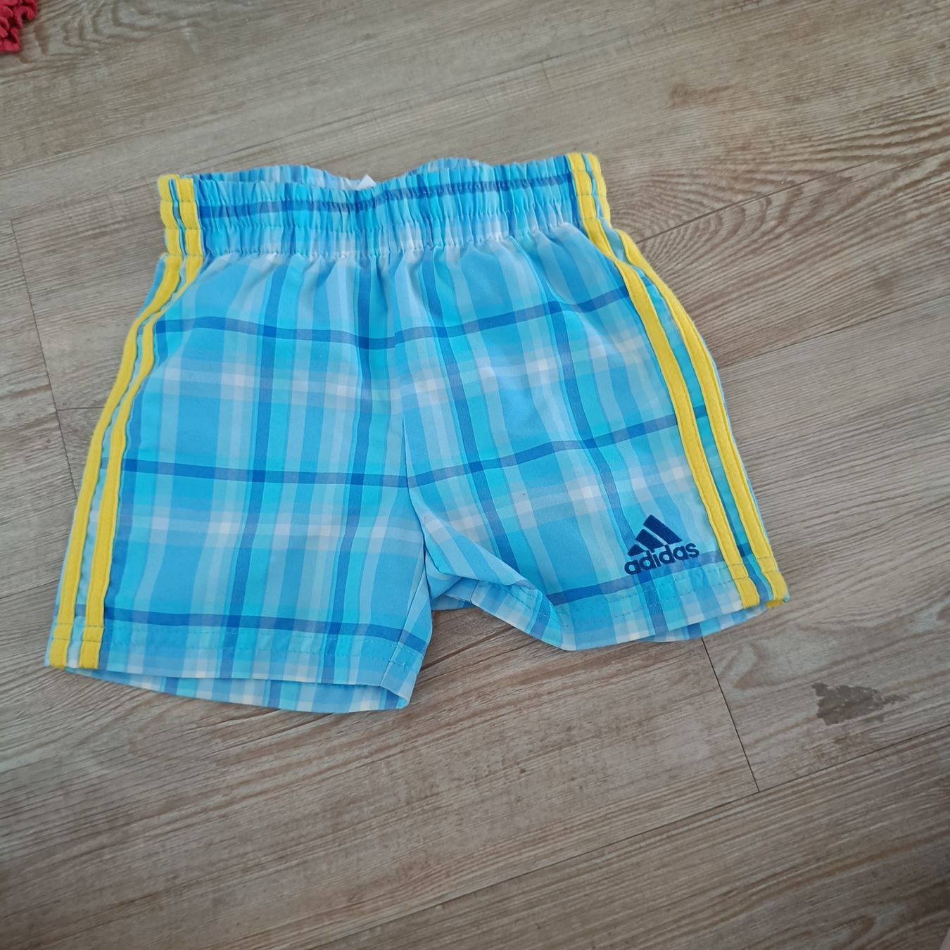 Adidas Pantalons: Shorts Grösse 80 – D'occasion à Jaberg par urig17.