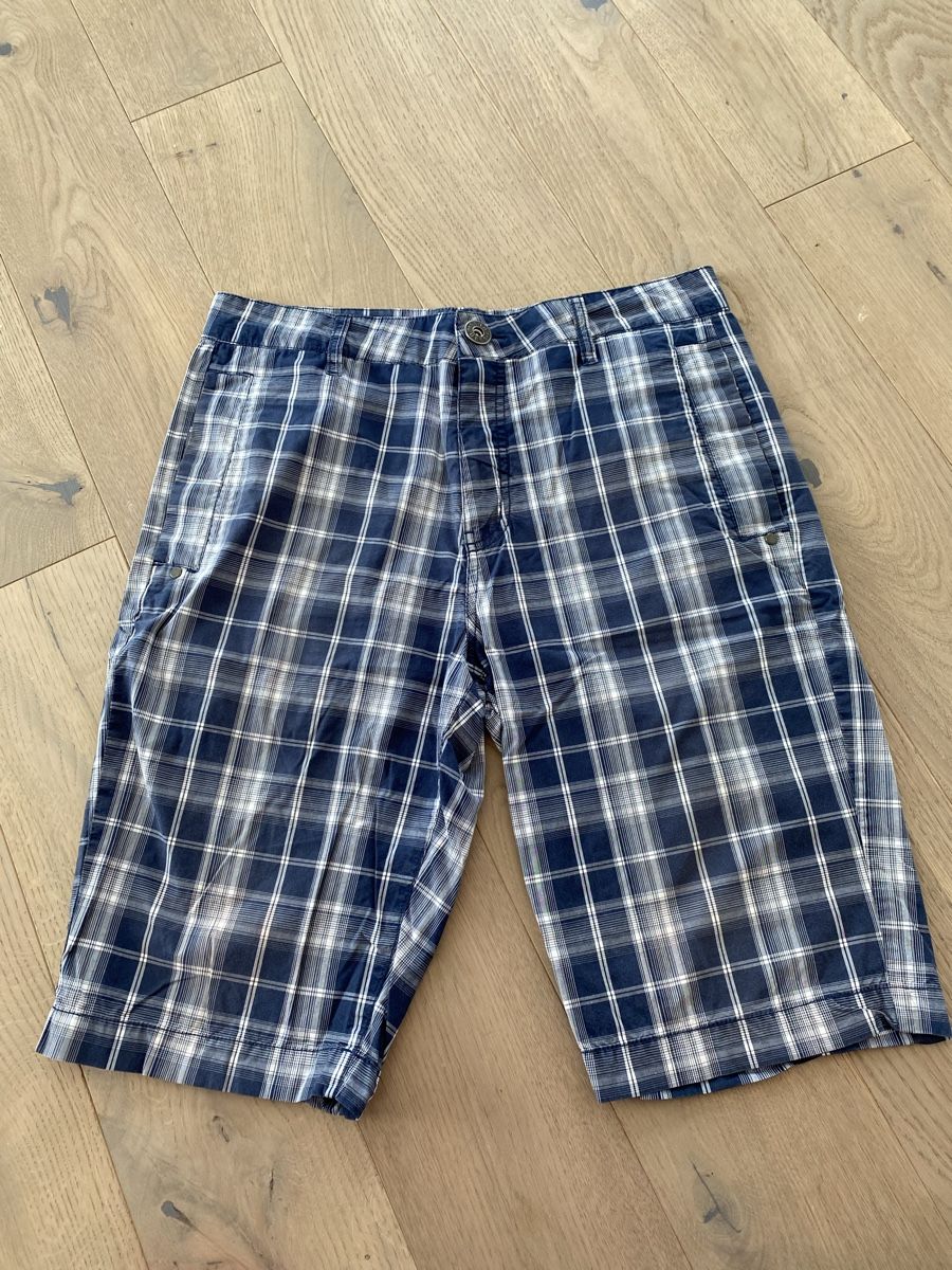 Guess Pantaloni: Guess Shorts Grösse 42 – Usato da Lachen/SZ venduto da Flower2