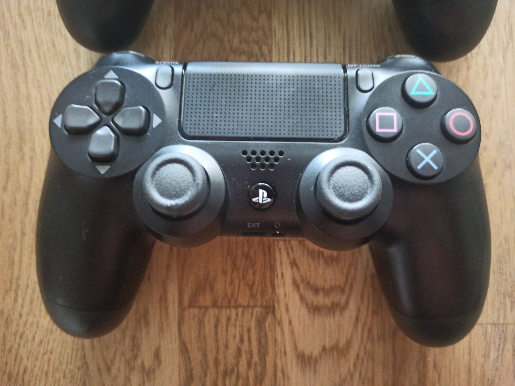 Manettes: 2 x Original Controller Sony PS4 Wireless DualShock 4 V1 – D'occasion à Oberweningen par mar_87mx 1