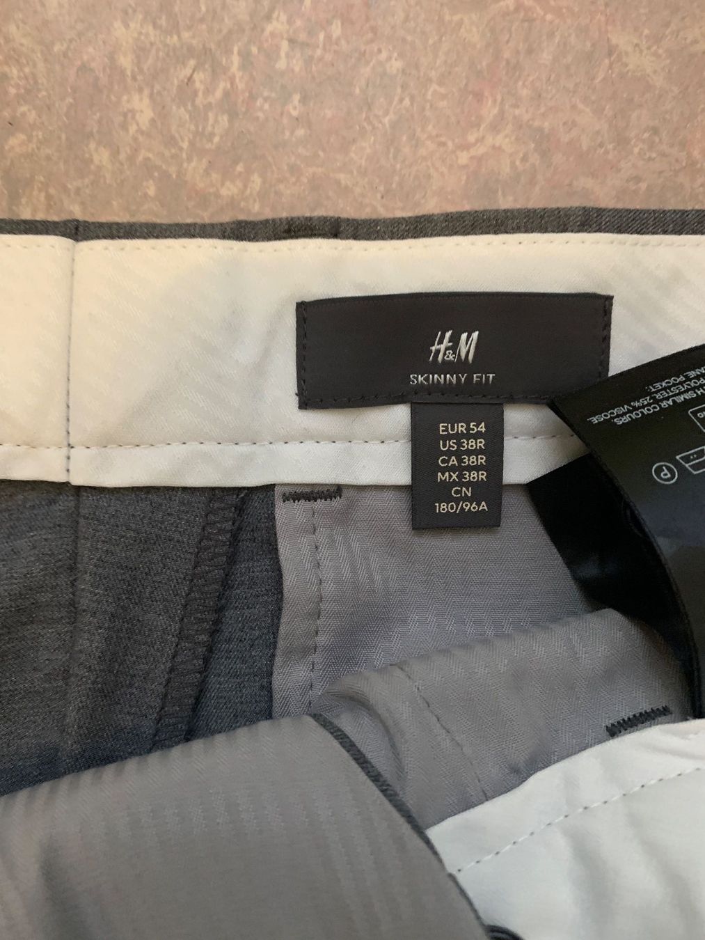 Pantaloni: Hose grau skinny fit Gr. 54 – Usato da Wiggen venduto da Antoniotto 1