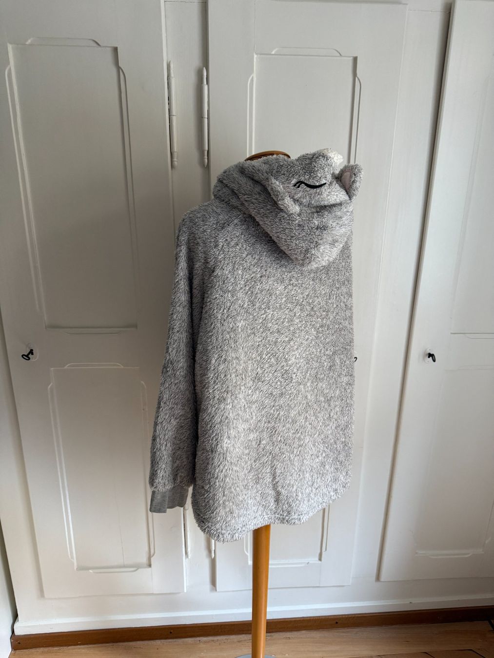Hunkemöller Pullover & Sweatshirts: HUNKEMÖLLER - Hoodie Pullover flauschig M/L – Gebraucht aus Zürich von Diazaio 2