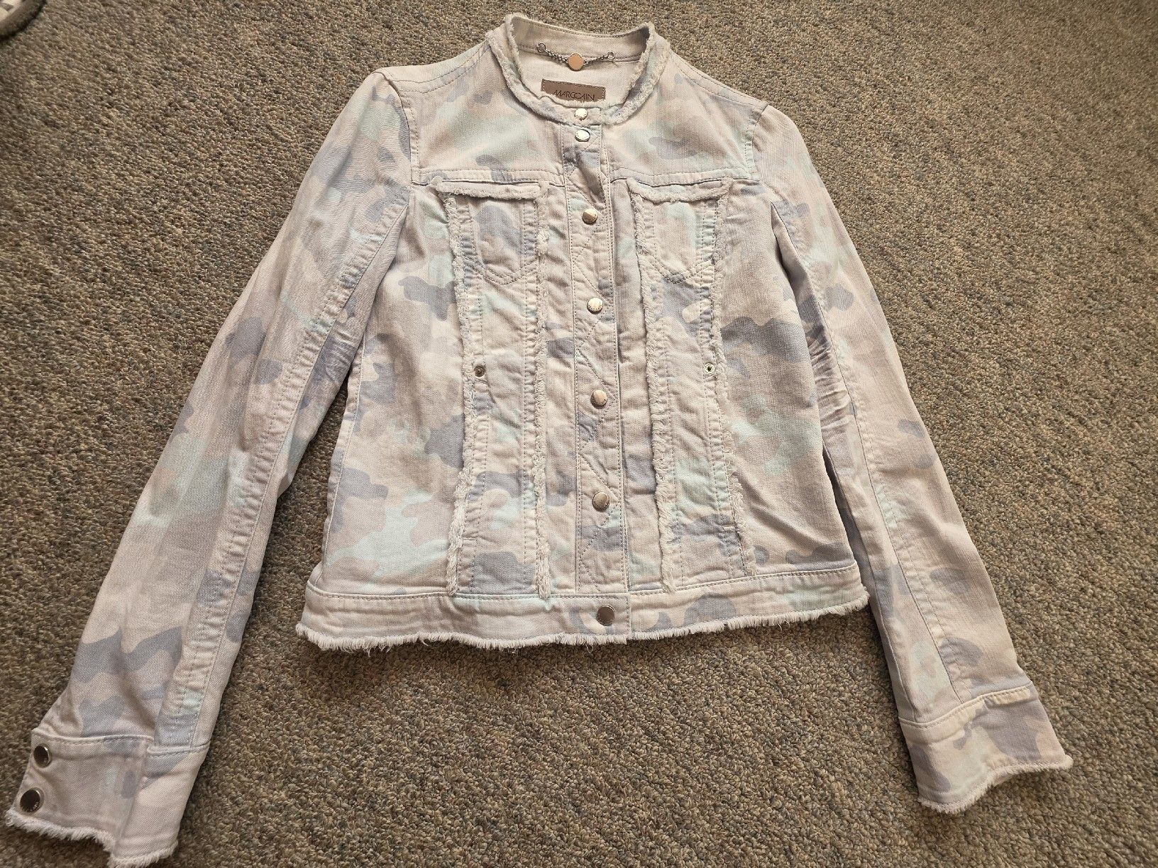 Marc Cain Giacche: MARC CAIN JEANSJACKE CAMOUFLAGE HELL GR.2/36 – Usato da Adlikon venduto da jahr01