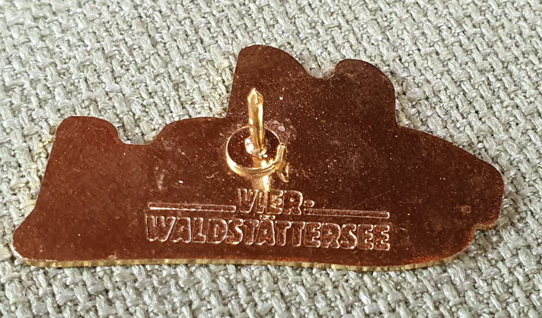 Plaketten & Abzeichen: D633 - Pin Schiff Vierwaldstättersee – Gebraucht aus Reinach BL von Boston-Verkauf 1