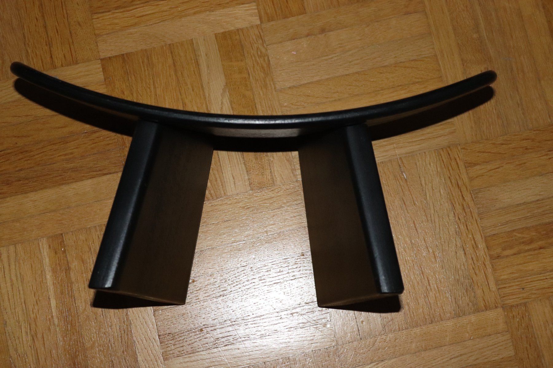 Hocker: banc japonais design noir 2 pieds – Gebraucht aus Biel/Bienne von poison60 1