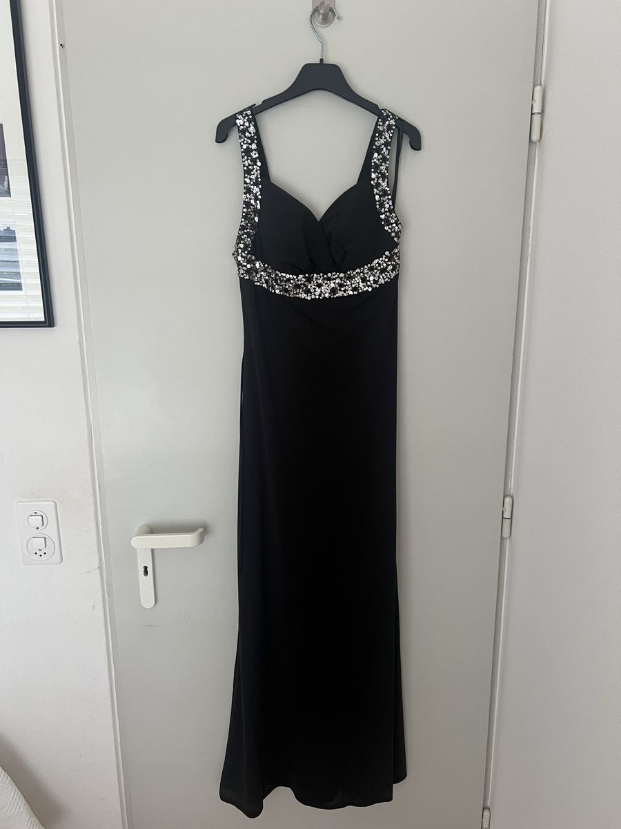 Vestiti: Elegantes Abendkleid von Laura Scott – Usato da Zürich venduto da sabri810