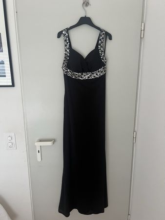 Elegantes Abendkleid von Laura Scott