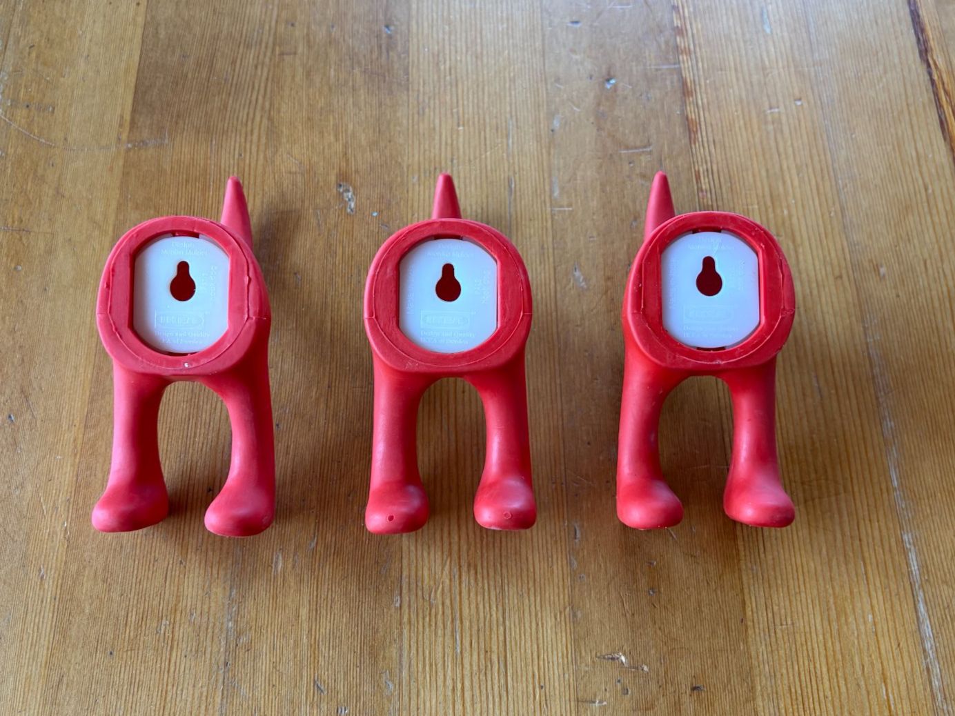 Ikea Ferramenta: 3er Set Wandhaken Hunde-Hintern Rot – Usato da Stein am Rhein venduto da Karisma78 2