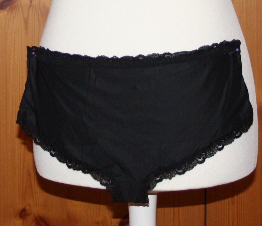Altra biancheria intima: Hose schwarz Gr. L (36) – Usato da Flüelen venduto da Diversicum-Textil 1