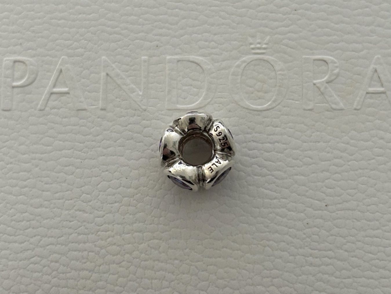 Pandora Ciondoli: Pandora Ovale Lichter Charm violett – Usato da Rheinfelden venduto da Boutique_Luxe 1