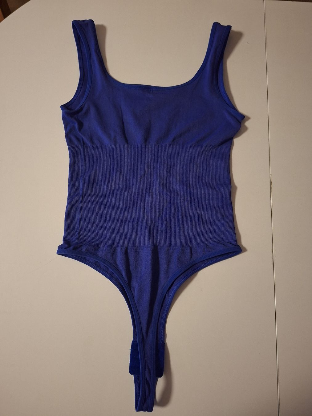 Top: Body bleu gainant, neuf, taille M – Nuovo (secondo la descrizione) da Lausanne venduto da Cassandra11 1