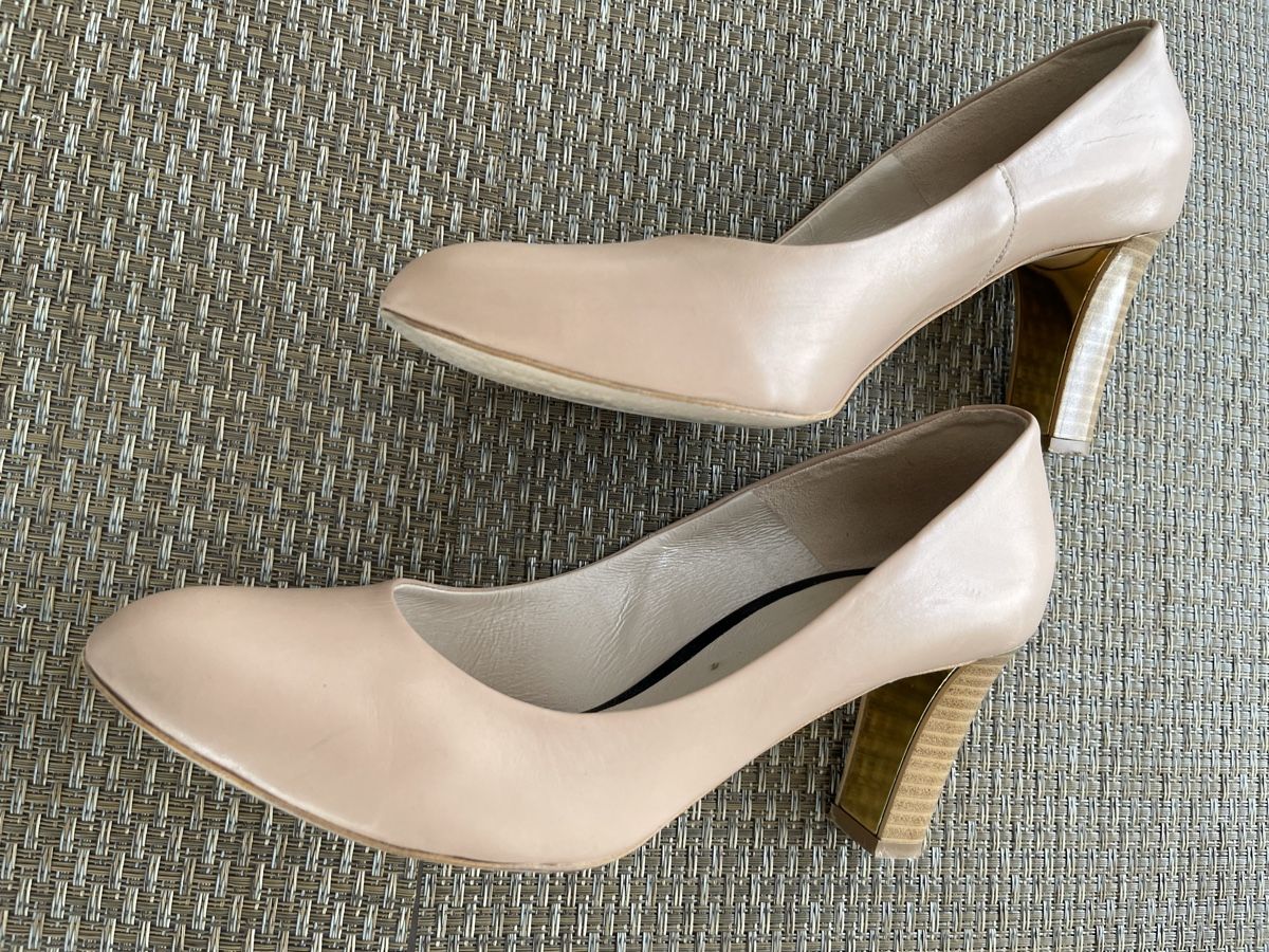 Scarpe da donna: Gino Rossi Pumps gr 38 – Usato da Zürich venduto da AnaMK 2