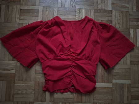 Haut rouge taille M