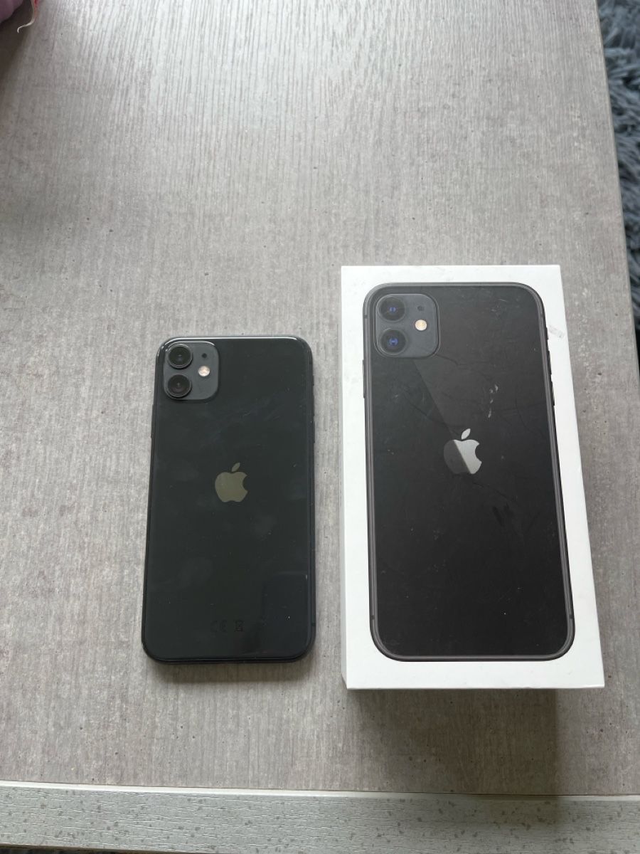 Apple Telefoni cellulari / Smartphones: iPhone 11 - 256GB - Schwarz – Difettoso da Hombrechtikon venduto da Kaatja 1