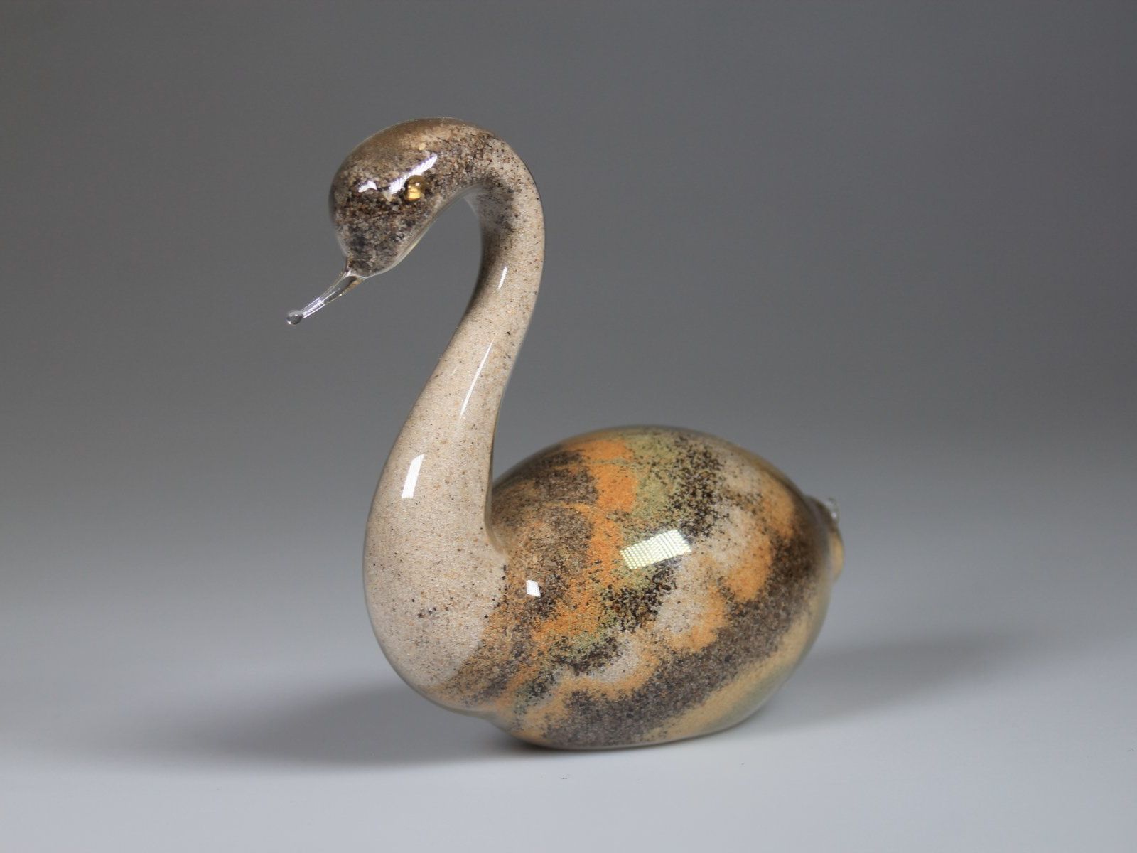 Statuette: Glas-Schwan mit Sandeinschlüssen – Usato da Basel venduto da IRMAundFRED 1