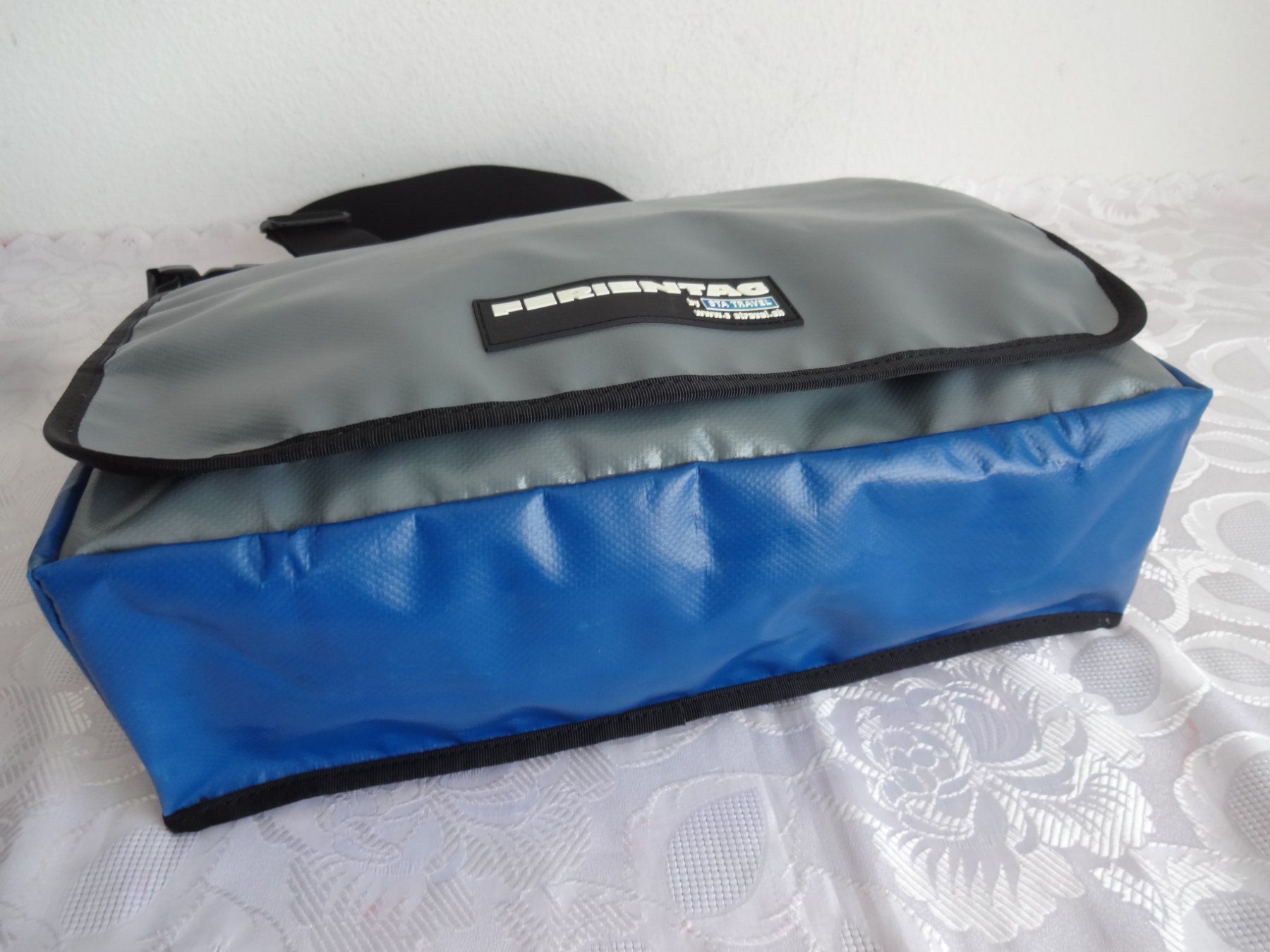Taschen: " FERIENTAG " Umhängetasche  / Neu – Gebraucht aus Frauenfeld von Riaa 4