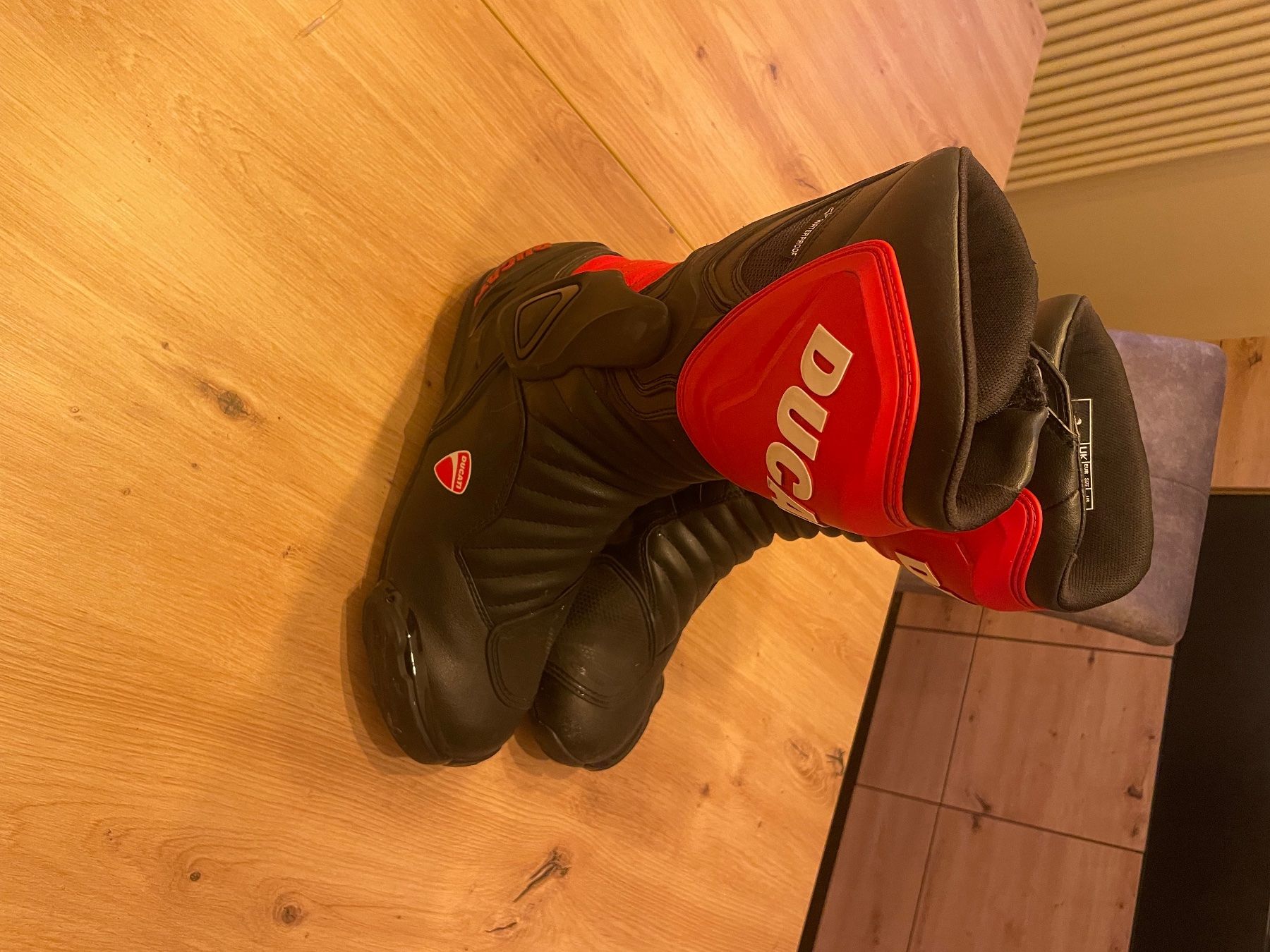 Dainese Anzüge: Ducati Lederkombi Powered by Dainese – Gebraucht aus Emmen von Doni32 6