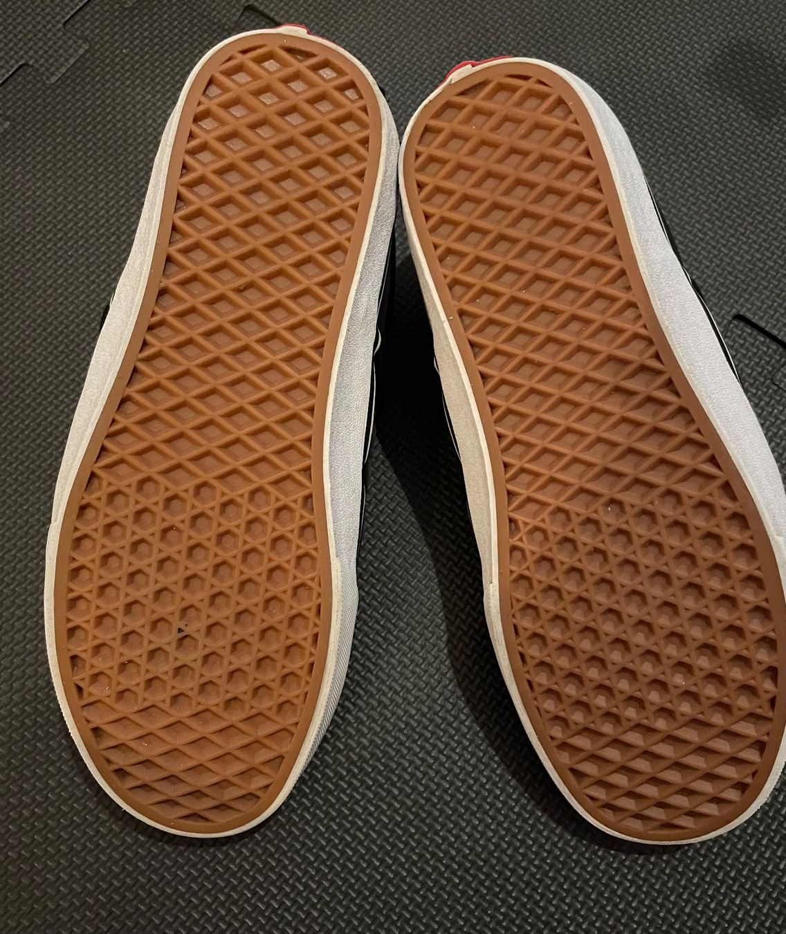 Vans Scarpe da uomo: Vans Slip-On Mid – Usato da Olten venduto da B3ren 3