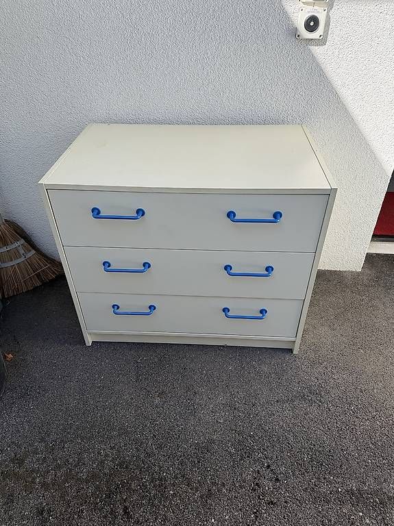 Commodes: Möbelstücke zum verkaufen – D'occasion à Oetwil am see par Buki023
