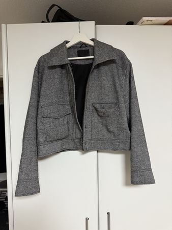 Stylish Cropped Gray blazer-Perfect for Spring!