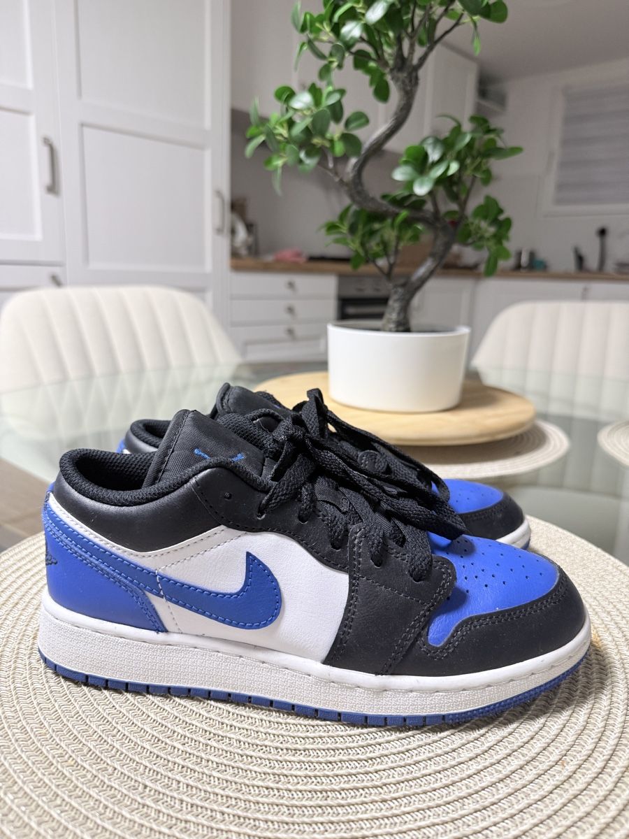 Nike Scarpe da uomo: Nike Air Jordans – Usato da Sennwald venduto da Cloe_M98