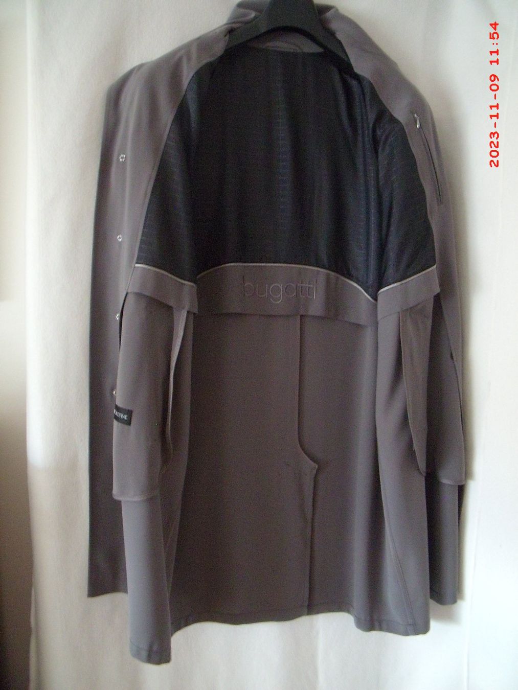 Bugatti Cappotti: Herren Edel-Trenchcoat "BUGATTI" (48) – Nuovo e nell'imballaggio originale da zürich venduto da imi_dtt6 3