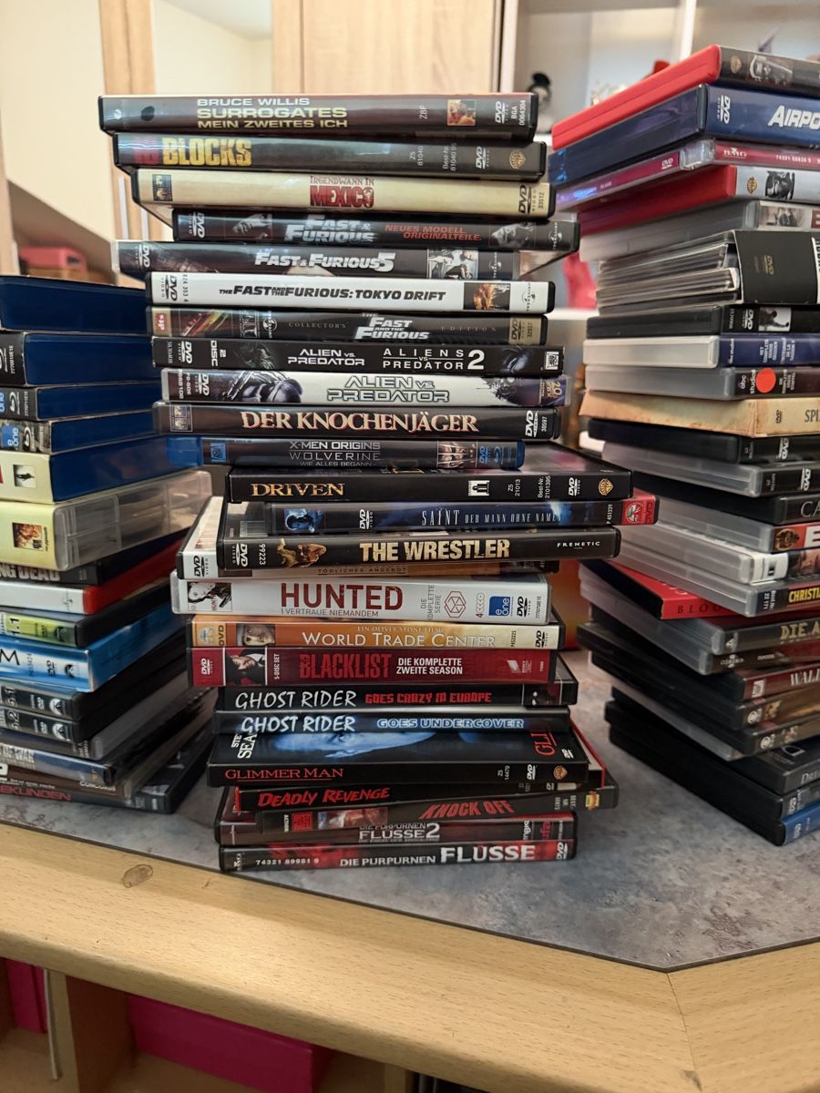Tous les DVDs: 100 DVDs und Blu-Ray aller Sparten  – D'occasion à Murgenthal par Tina_4055 2