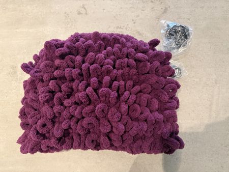 Handgemachte Tasche in Violett – Neu, inkl. Metallkette