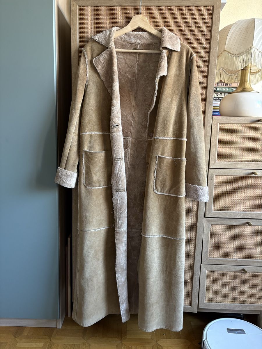 Guess Mäntel: Long GUESS winter coat in leather, size S. – Gebraucht aus Zürich von Marianavalente