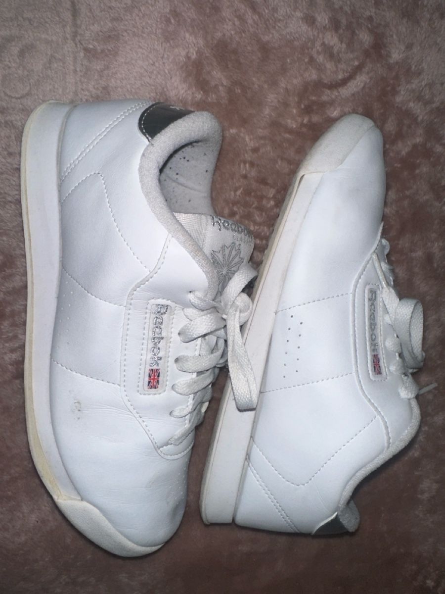 Reebok Scarpe da donna: Reebok Classic white  – Usato da Pratteln venduto da nah_v6j7