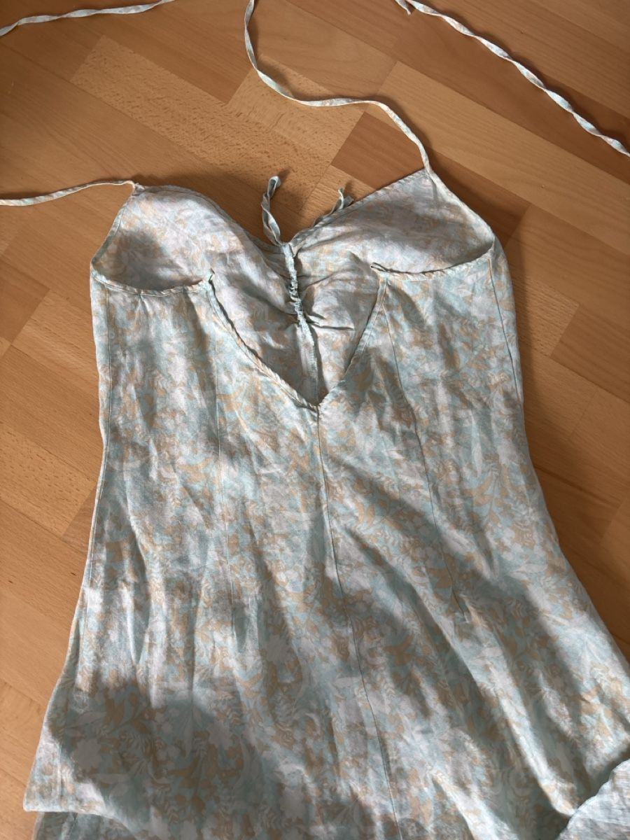 Sisley Vestiti: Kleid Sisley Blumenmuster hellblau Grösse M neuwertig – Usato da Jonen venduto da nomzeif 3