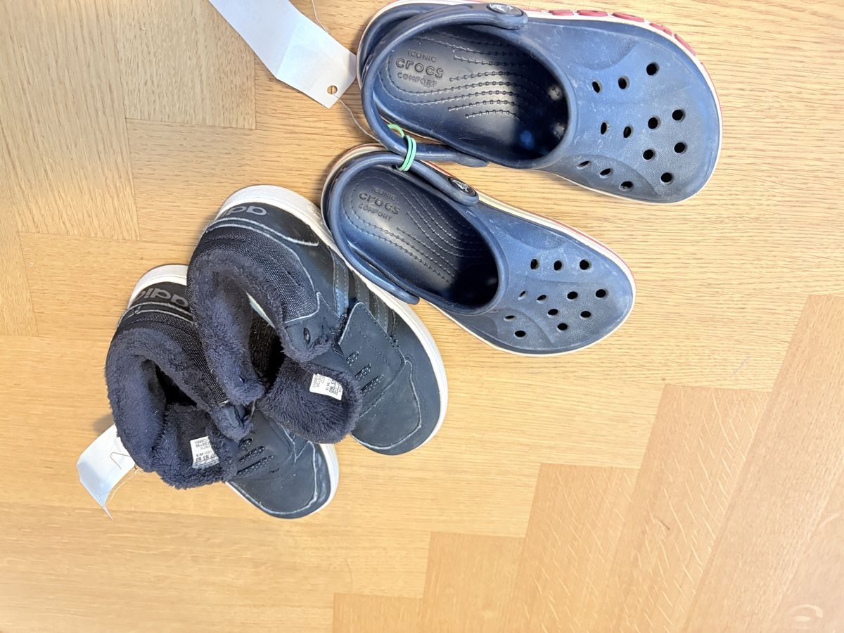Scarpe per ragazzi: Crocs und Adidas Grösse 27 – Usato da Riehen venduto da Grayje4 5
