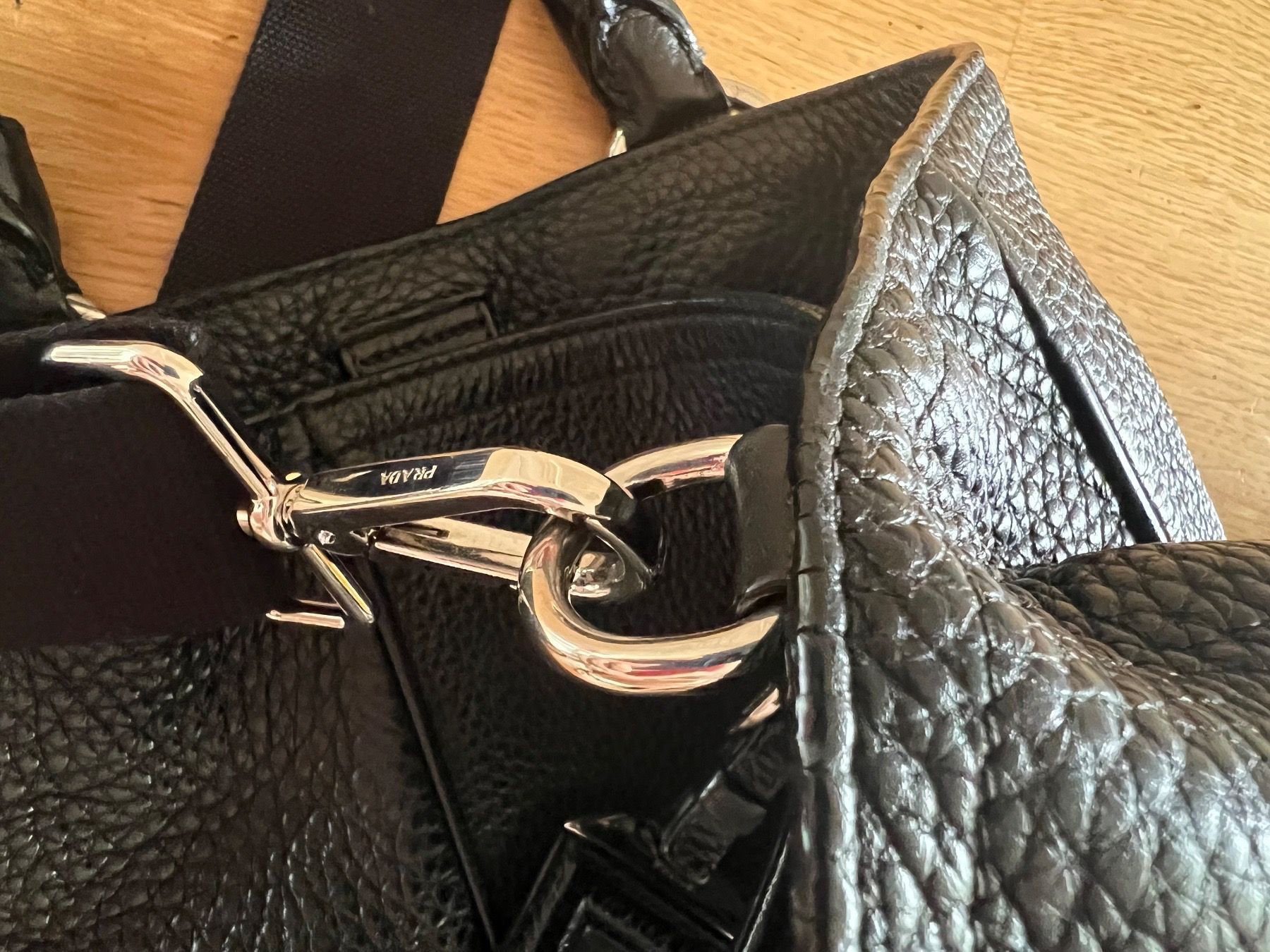 Prada Borse da donna: PRADA Tasche Leder Bag Original – Usato da Ebmatingen venduto da dartim 7