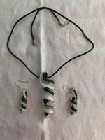 Set No1: Kette + Ohrhänger sw/weiss  Neu