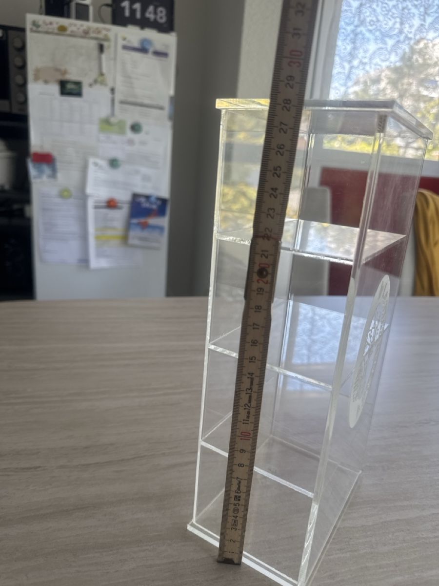 Vitrinen: Acryl Regal mit 4 Fächern 28 cm – Gebraucht aus Burgdorf von Lai87 2