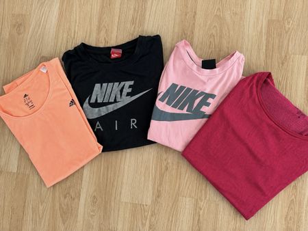 Nike und Adidas T-Shirts Set, 4 Stück, akzeptabel